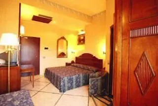 Domus Aurea Hotel 4*